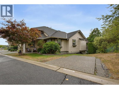 23281 KANAKA Way | Maple Ridge British Columbia | Slide Image Three