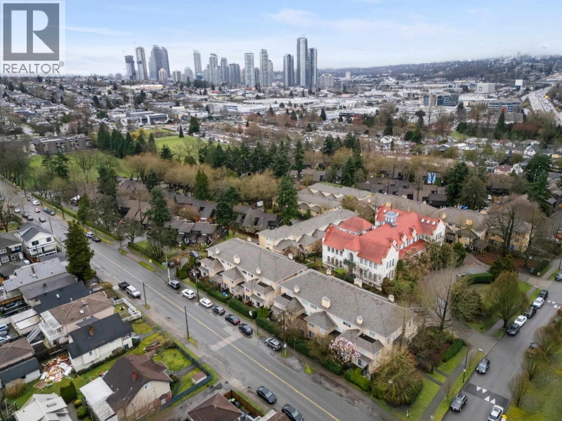 3428 ADANAC Street Vancouver British Columbia, V5K 5H5 - 3 Bedrooms Condo For Sale
