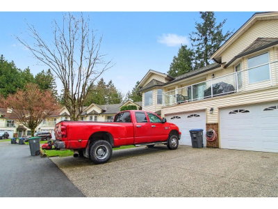 6841 138 Street | Surrey British Columbia | Slide Image Three