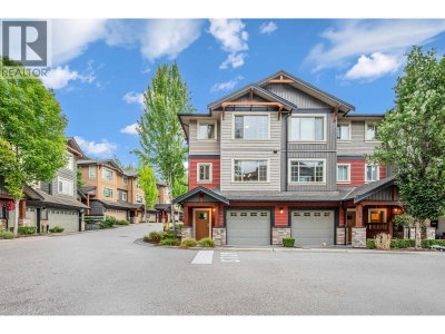 11305 240 Street | Maple Ridge British Columbia | Slide Image Two