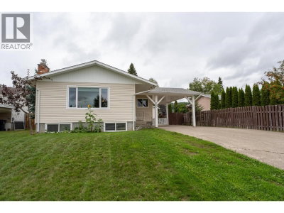 805 FAULKNER Crescent | Prince George British Columbia | Slide Image Three