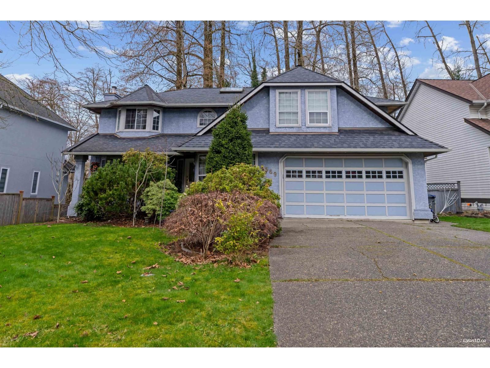 8569 141A Street, Surrey, British Columbia V3W 0S3