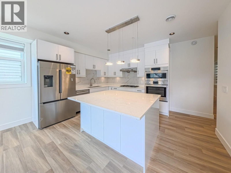 745 E 30 Avenue Vancouver British Columbia, V5V 2V8 - 2 Bedrooms Home For Sale