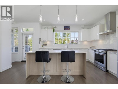 23539 GILKER HILL V2W 1C8 Road | Maple Ridge British Columbia | Slide Image Thirteen