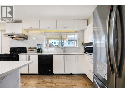 8260 ELSMORE Road | Richmond British Columbia | Slide Image Thirteen
