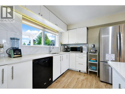 8260 ELSMORE Road | Richmond British Columbia | Slide Image Fourteen
