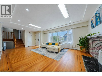 8260 ELSMORE Road | Richmond British Columbia | Slide Image Three