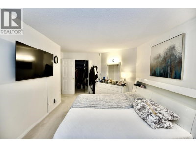 6188 PATTERSON Avenue | Burnaby British Columbia | Slide Image Thirteen