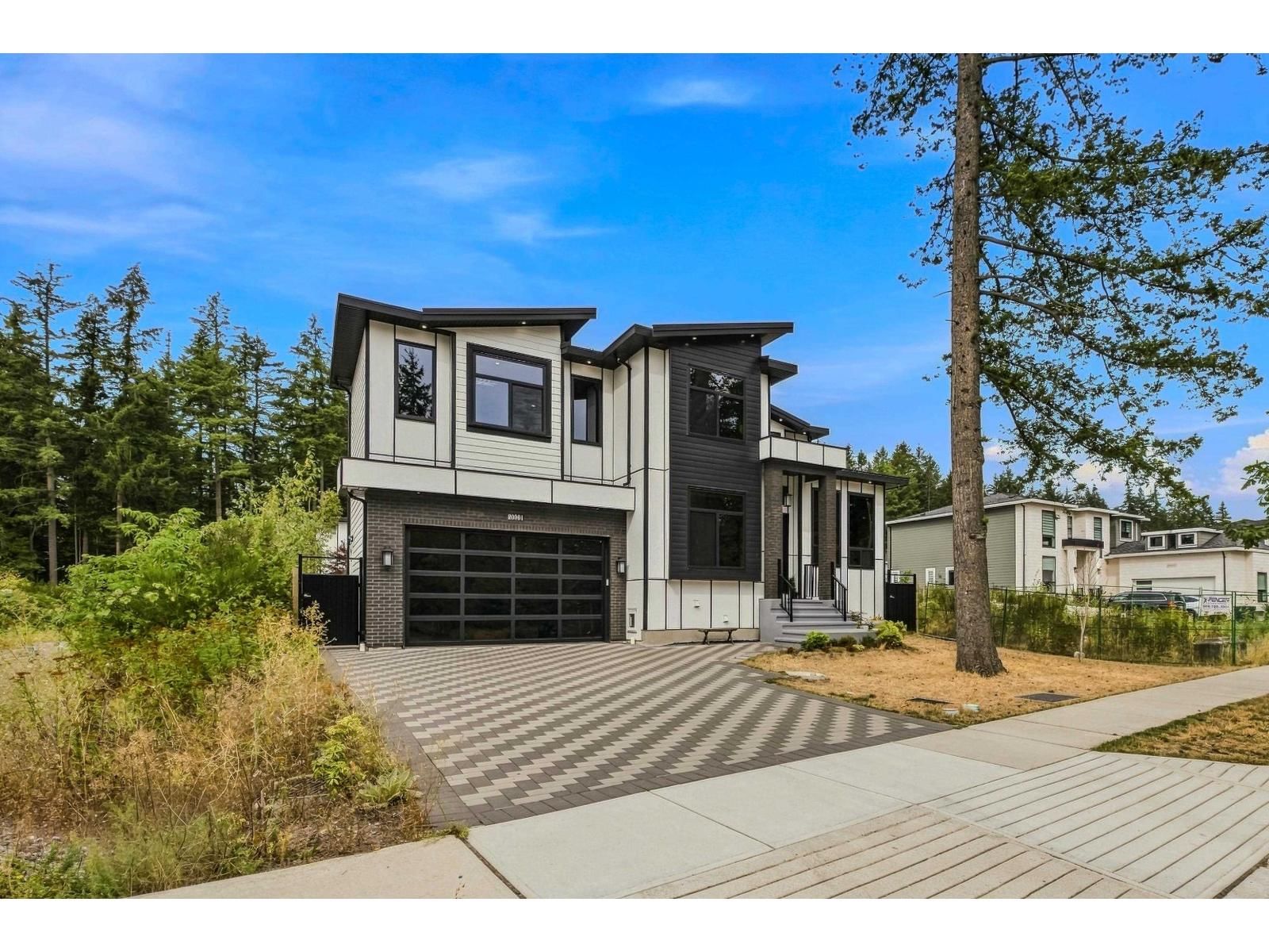 20061 27 Avenue, Langley, British Columbia V2Z 0B6