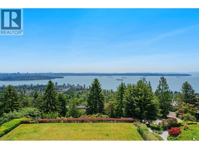 2238 FOLKESTONE Way | West Vancouver British Columbia | Slide Image Twenty-two