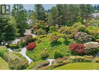 2238 FOLKESTONE Way | West Vancouver British Columbia | Slide Image Twenty-three