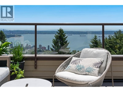 2238 FOLKESTONE Way | West Vancouver British Columbia | Slide Image Eight