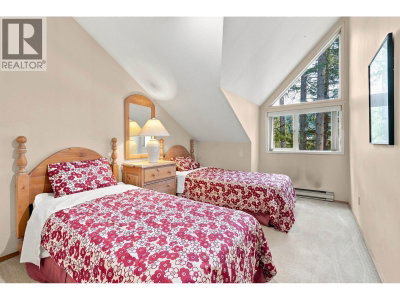 6127 EAGLERIDGE Crescent | Whistler British Columbia | Slide Image Nineteen