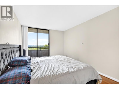 3771 BARTLETT Court | Burnaby British Columbia | Slide Image Nineteen