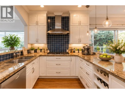 2278 FOLKESTONE Way | West Vancouver British Columbia | Slide Image Thirteen