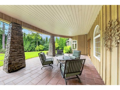 18638 54A Avenue | Surrey British Columbia | Slide Image Thirty-five