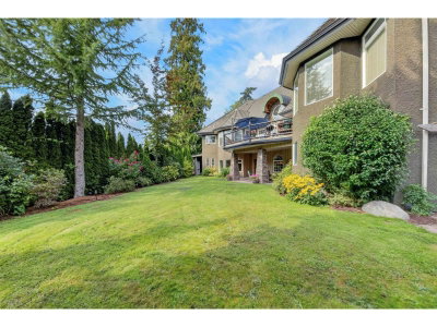 18638 54A Avenue | Surrey British Columbia | Slide Image Four