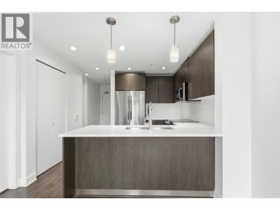 733 3RD Street | North Vancouver British Columbia | Slide Image Nine