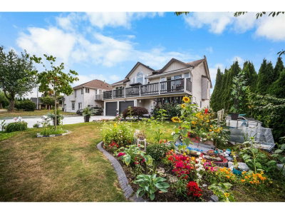 8459 DOERKSEN Drive | Mission British Columbia | Slide Image Two