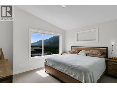 41322 HORIZON Drive | Squamish British Columbia | Slide Image Ten