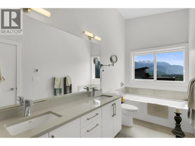 41322 HORIZON Drive | Squamish British Columbia | Slide Image Eleven