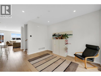 41322 HORIZON Drive | Squamish British Columbia | Slide Image Sixteen