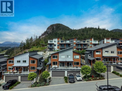 41322 HORIZON Drive | Squamish British Columbia | Slide Image Two