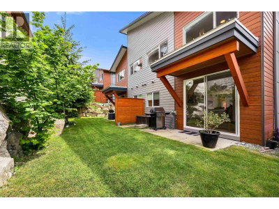 41322 HORIZON Drive | Squamish British Columbia | Slide Image Three