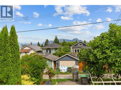 2461 DUNDAS Street | Vancouver British Columbia | Slide Image Twenty-one