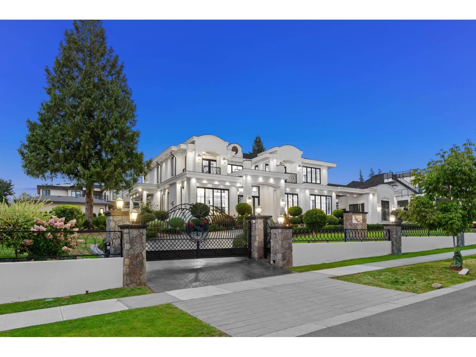 13083 57 Avenue, Surrey, British Columbia V3X 2Z3