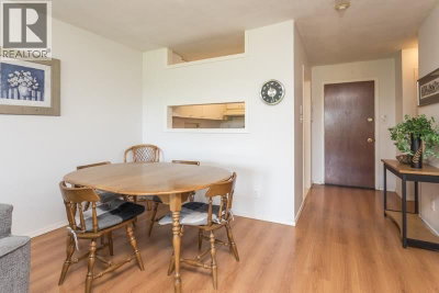 9300 GLENACRES Drive | Richmond British Columbia | Slide Image Eight