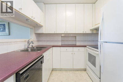 9300 GLENACRES Drive | Richmond British Columbia | Slide Image Nine