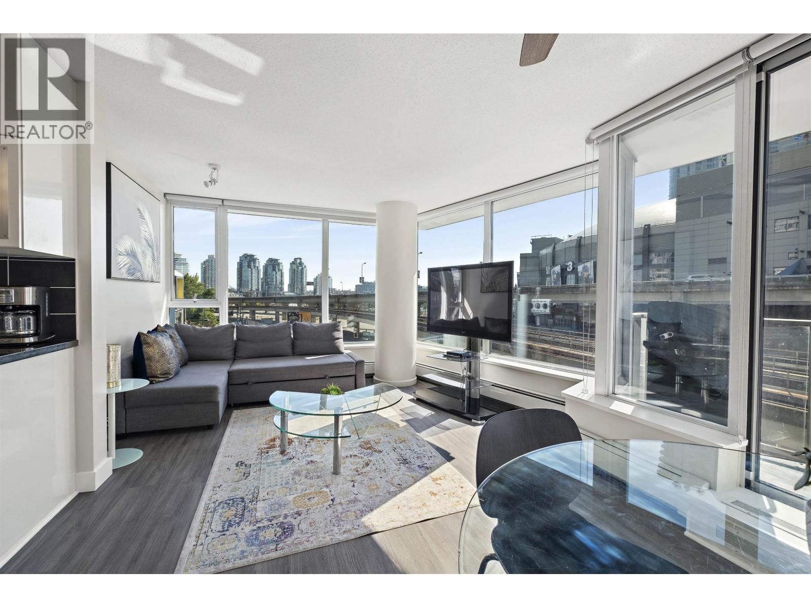 689 ABBOTT Street, Vancouver, British Columbia V6B 0J2