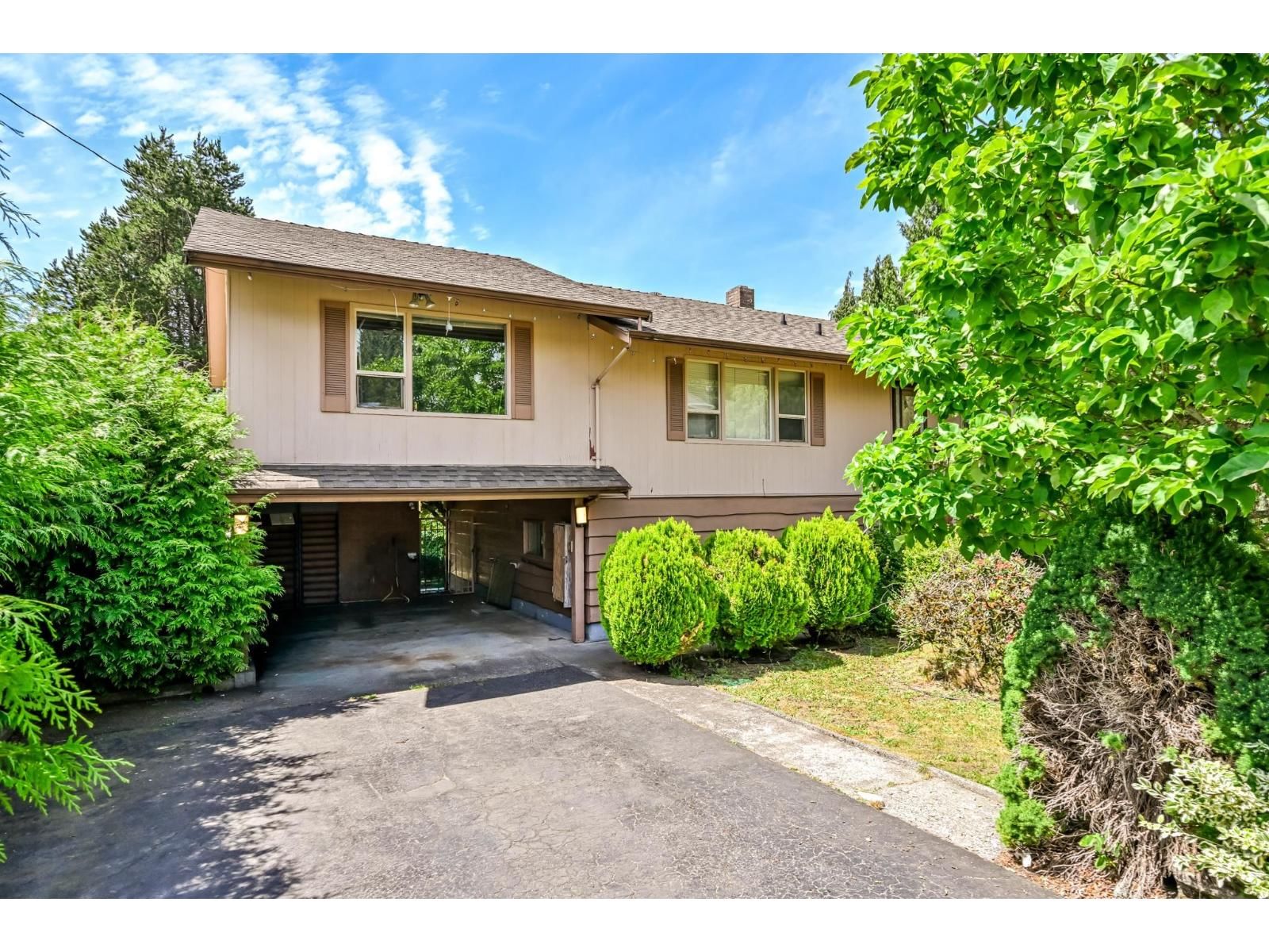 10207 127 Street, Surrey, British Columbia V3V 5J8