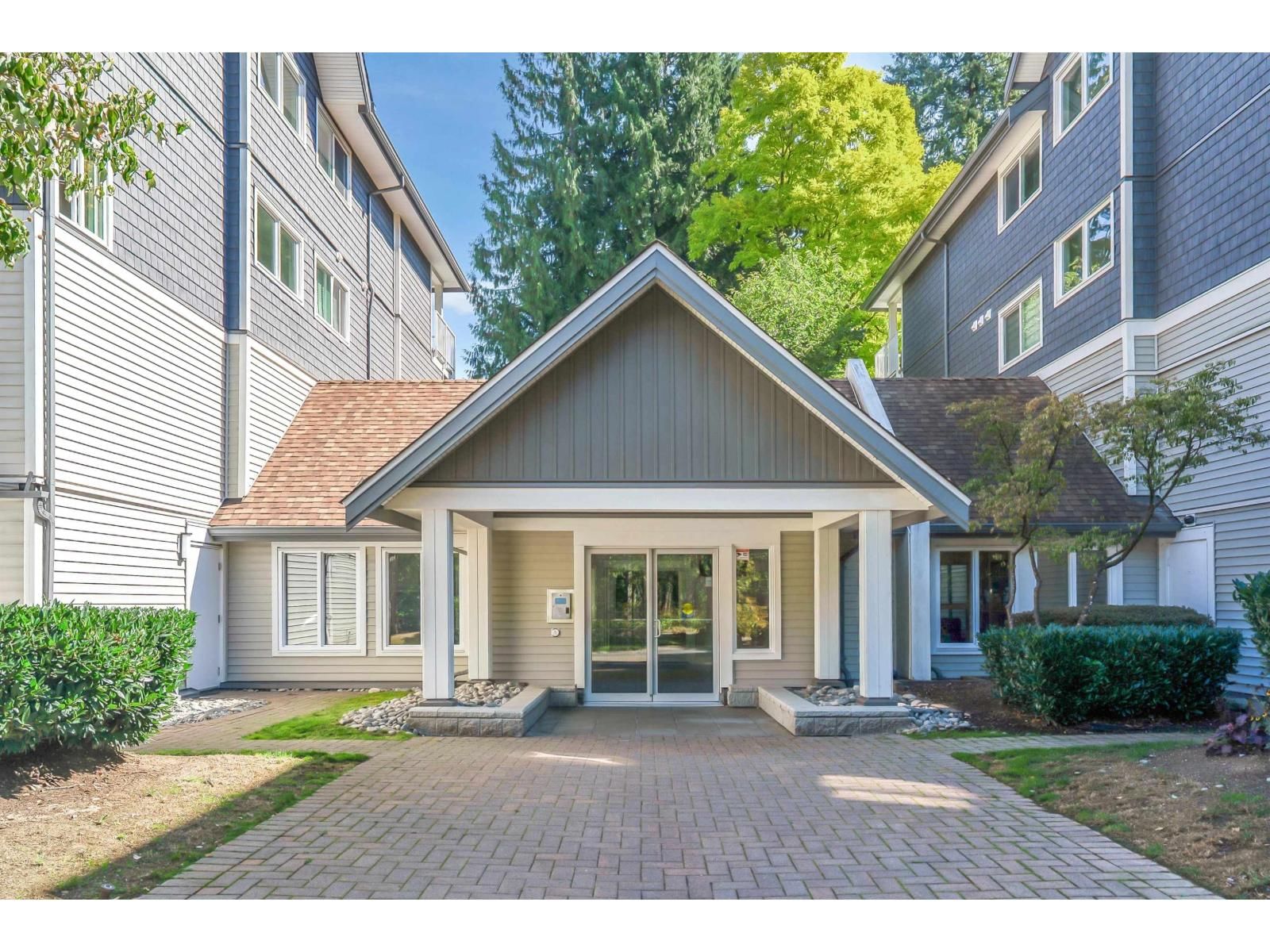 9668 148 Street, Surrey, British Columbia V3R 0W2