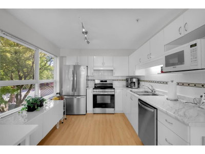 9668 148 Street | Surrey British Columbia | Slide Image Eleven