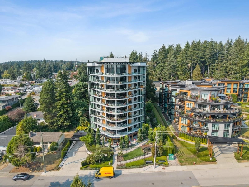 14825 THRIFT Avenue White Rock British Columbia, V4B 2J6 - 2 Bedrooms Condo For Sale
