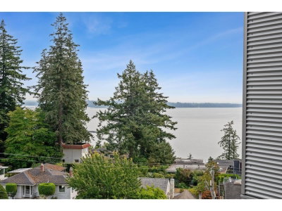 14825 THRIFT Avenue | White Rock British Columbia | Slide Image Fourteen