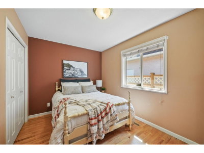 18555 57 Avenue | Surrey British Columbia | Slide Image Seventeen