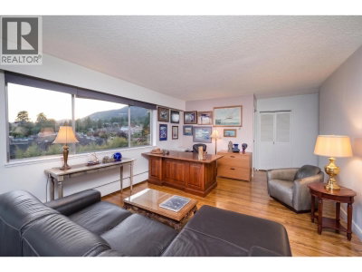 150 24TH Street | West Vancouver British Columbia | Slide Image Eight