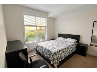 15956 86A Avenue | Surrey British Columbia | Slide Image Eight