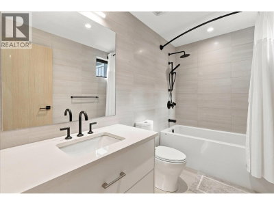 1350 CLOUDBURST Drive | Whistler British Columbia | Slide Image Sixteen