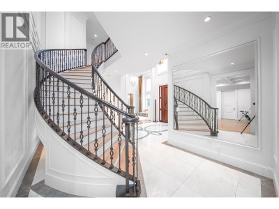 7751 SUNNYHOLME Crescent | Richmond British Columbia | Slide Image Four