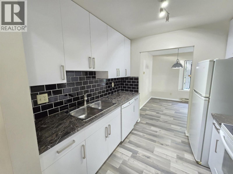 5250 VICTORY Street Burnaby British Columbia, V5J 5H2 - 2 Bedrooms Condo For Sale