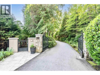 4672 CLOVELLY Walk | West Vancouver British Columbia | Slide Image Thirty-six