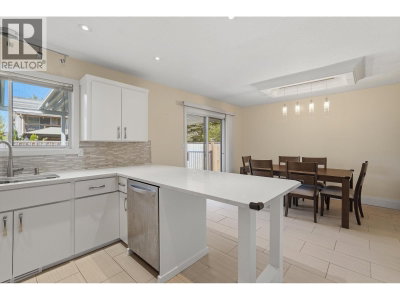 23423 SANDPIPER Avenue | Maple Ridge British Columbia | Slide Image Ten