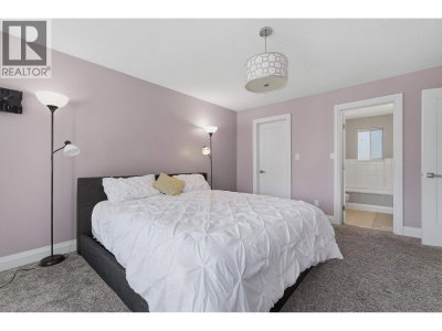 23423 SANDPIPER Avenue | Maple Ridge British Columbia | Slide Image Twenty