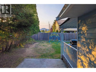 23423 SANDPIPER Avenue | Maple Ridge British Columbia | Slide Image Twenty-nine