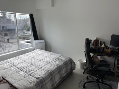 14225 103A Avenue | Surrey British Columbia | Slide Image Thirteen