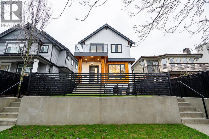 2753 NANAIMO Street Vancouver British Columbia, V5N 5E9 - 4 Bedrooms Home For Sale